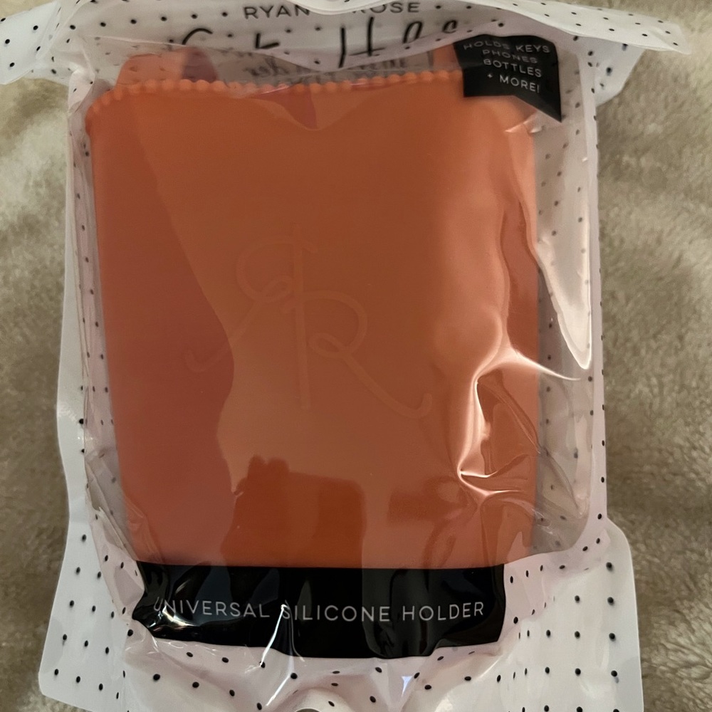 Ryan & Rose retired color “Pumpkin” Cutie Holder BOGG New in package